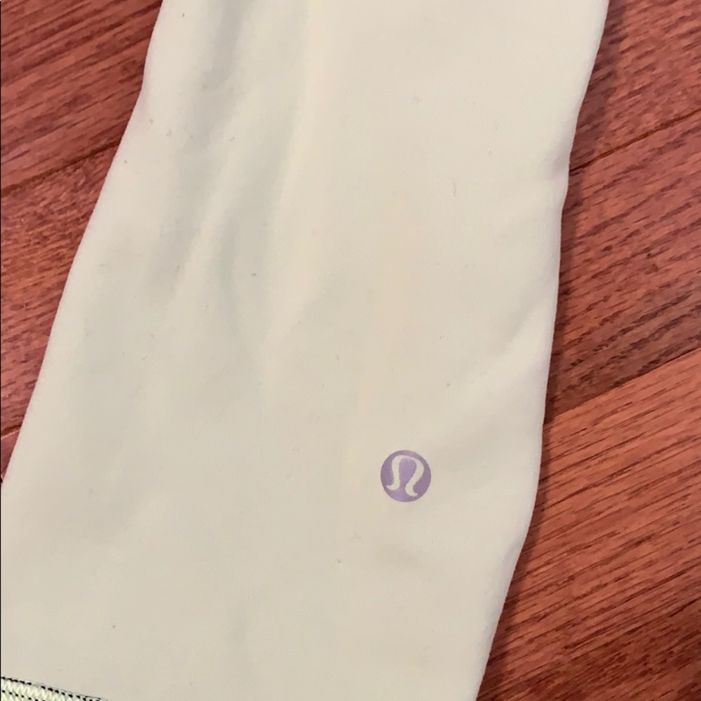 Lululemon reversible crop leggings - Picture 2 of 3